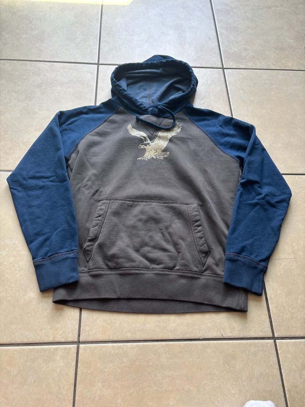 American Eagle Men's Gray and Blue Eagle Graphic Hoodie Sweatshirt Small